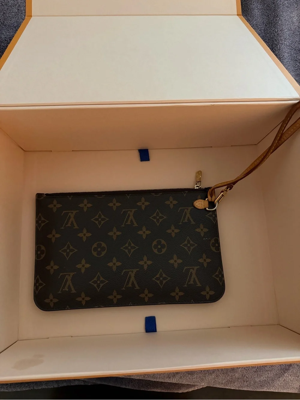 Louis Vuitton classic louis